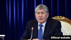 Алмазбек Атамбаев в бытность президентом Кыргызстана.