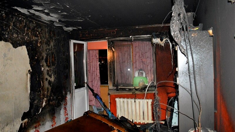 В Севастополе горела квартира в девятиэтажке, есть пострадавшая – спасатели