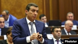 Armenia - Parliament deputy Mihran Poghosian at a session of the National Assembly in Yerevan, 19 May 2017