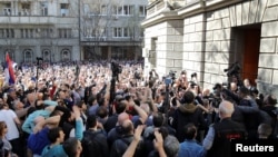 Demonstranti pred Predsedništvom Srbije, Beograd