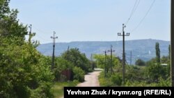 Единственная асфальтированная улица в Оборонном
