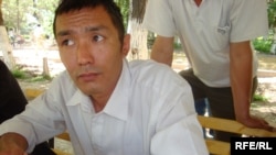 "Жылыоймұнайгаз" мұнайшыларының белсендісі Асылхан Мусин. Атырау, 2 маусым 2010 жыл.