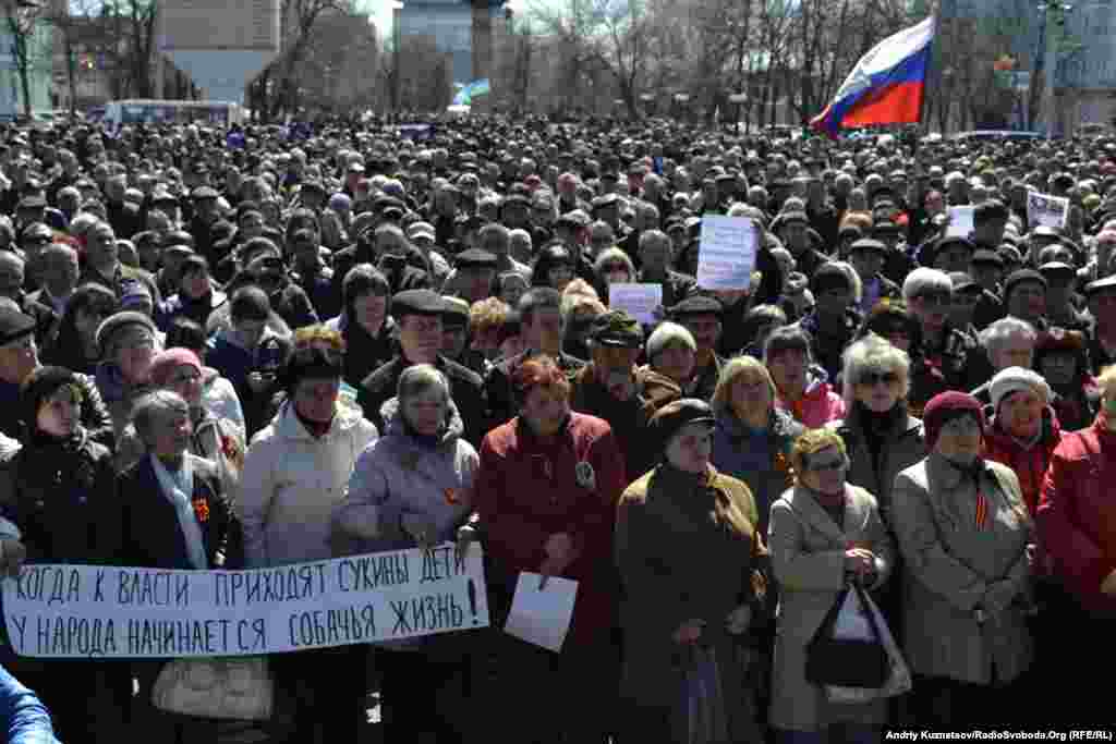 A pro-Russia separatist rally was also held in the eastern city of Lugansk on April 6.&nbsp;