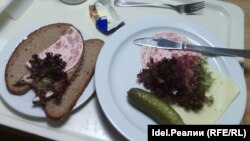 Обычный немецкий ужин: Abendbrot, в переводе "вечерний хлеб"