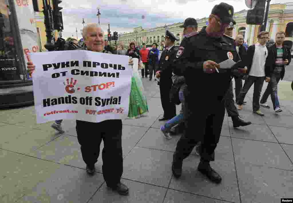 Protesti u centru Sankt Petersburga protiv eventualne vojne intervencije u Siriji, 5. septembar 2013.