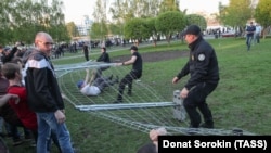 Протесты против строительства храма на месте сквера в Екатеринбурге