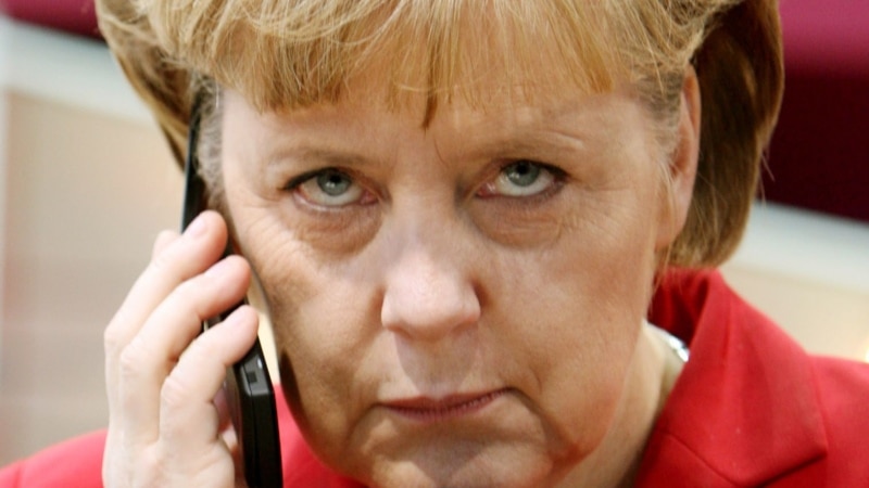 Меркел телефонски разговараше со Заев и со Ципрас 
