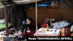 უსახლკარო ქალი