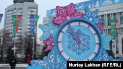 Алматыдағы Республика алаңындағы Жаңа жыл қарсаңындағы декорация. 20 желтоқсан 2014 жыл. 