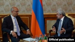 Armenia - President Serzh Sarkisian (R) meets with France’s Secretary of State for European Affairs Harlem Desir in Yerevan, 25Apr2016.