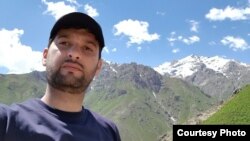 خپلواک تاجکستانی خبریال دلیر شریفوف