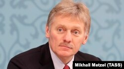 «Ні прямо, ні опосередковано таке питання на порядку денному не стоїть», – сказав Пєсков