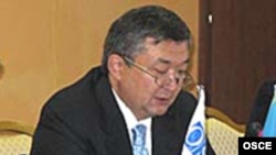 Бауржан Мухамеджанов, ныне посол Казахстана в Литве, в бытность министром внутренних дел.