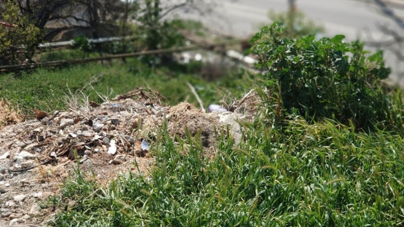 Власти Феодосии сообщили о незаконном сбросе строительного мусора 
