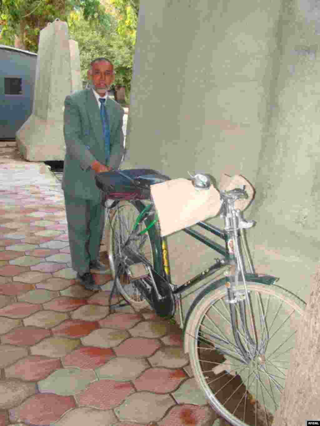 ښاغلی رحماني وايي د هېواد دردونو اړ کړ چې ځان ولسمشرۍ ته کاندید کړي