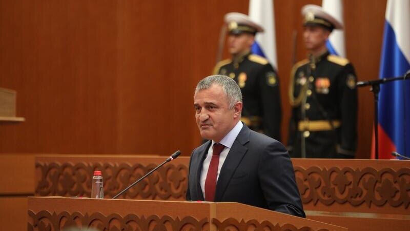 Анатолий Бибилов принял участие в церемонии вступления в должность главы Дагестана