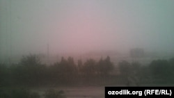 Пыльно-солевая буря, наблюдавшаяся в Каракалпакстане. 