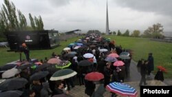 Armenia - Armenians visit the Tsitsernakabert memorial complex to mark the 100th anniversary of the Armenian genocide in Ottoman Turkey, Yerevan, 24Apr2015.