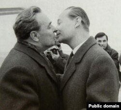 Леанід Брэжнеў і Аляксандар Дубчэк у Празе, люты 1968