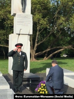 Президент Петро Порошенко вшанував жертв Волинської трагедії у Варшаві, 2016рік