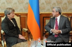 Armenia - President Serzh Sarkisian meets with U.S. Assistant Secretary of State Rose Gottemoeller, 18Oct2011.