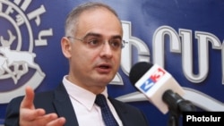 Armenia - Levon Zurabian, the deputy chairman of the opposition Armenian National Congress, speaks at a news conference, Yerevan, 17Feb2016.