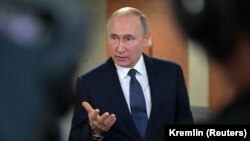 Ruski predsjednik Vladimir Putin tokom obraćanja novinarima o bilateralnim odnosima Gruzije i Rusije 