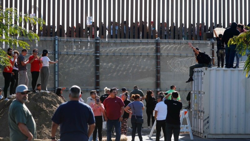 Tisuće migranata 'odustaju od pokušaja ulaska u Ameriku'