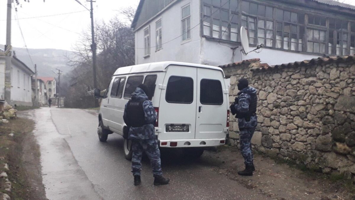 oi5.ru: Российские силовики задержали 5 крымских татар после обысков в оккупированном Бахчисарае и районе Российские силовики задержали 5 крымских татар после обысков в оккупированном Бахчисарае и районе