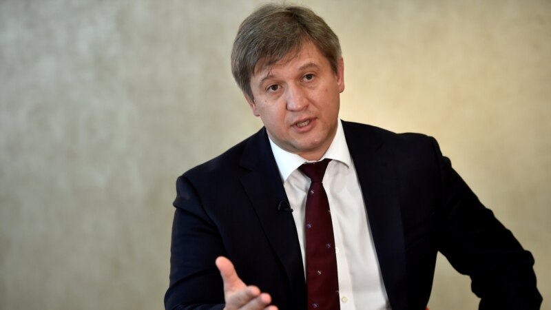 Украинада өкмөттү сындаган министр иштен кетти