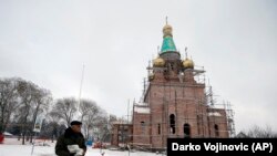 Krajem januara 2019. godine Radio Slobodna Evropa pisao je o dokazima koji ukazuju na to da se ova crkva, već skoro dve godine gradi bez ikakve dozvole za gradnju. 