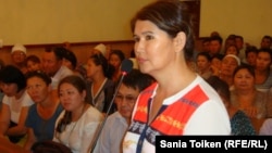 По делу "о беспорядках в Жанаозене" в апелляционном суде выступает свидетель Конысбаева. Актау, 2 августа 2012 года. 