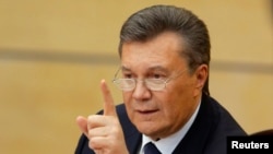 Viktor Yanukovich gjatë konferencës së sotme për gazetarë në Rusi