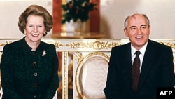 British Prime Minister Margaret Thatcher poses with Soviet leader Mikhail Gorbachev in Moscow in 1987.