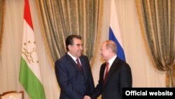 Tajikistan/Russia -- Tajikistan's and Russian presidents Emomali Rahmon and Vladimir Putin during meeting in Moscow,16May2012