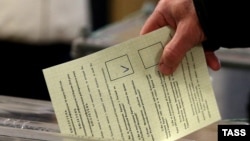 Голосование на одном из участков во время «референдума» в Севастополе. 16 марта 2014 года