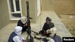 Боевики движения "Талибан" на юге Афганистана. 5 мая 2011 года. 