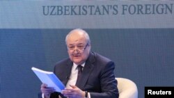 Вазири хориҷа Абдулазиз Комилов дар пресс-клуби нахустин дар бораи ҳамкориҳо бо Тоҷикистон сӯҳбат кард