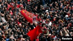 Ստամբուլ -- Բերկին Էլվանի հուղարկավորությունը, 12-ը մարտի, 2014