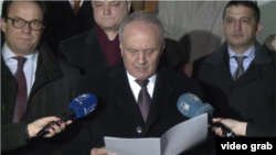 Președintele Nicolae Timofti joi seara la anunțul candidaturii lui Ion Păduraru (stg) în funcția de premier