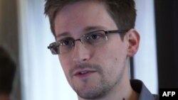 Эдвард Сноуден, АҚШ ұлттық қауіпсіздік агенттігінің қызметкері. 6 маусым 2013 жыл.