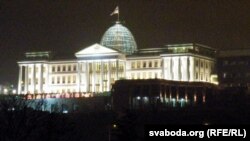 По словам спикера парламента Грузии, говорить о кандидатах в президенты пока рано, потому что до выборов остался еще год