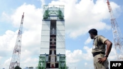 Индийская ракета-носитель с марсианским зондом на стартовой площадке, 30 октября 2013 г. 