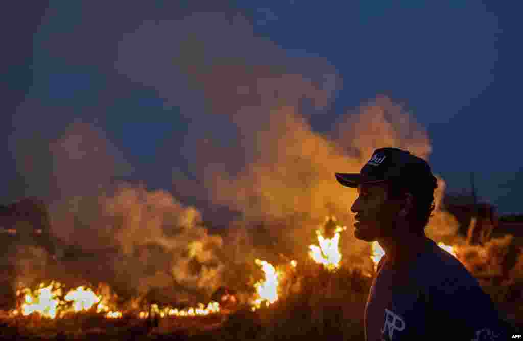 БРАЗИЛ - Бразилскиот претседател, Жаир Болсонаро, е отворен за добивање странска помош поради големите пожари во Амазон, но само доколку неговата земја ги контролира тие пари, изјави неговиот портпарол, пренесоа светските новински агенции.