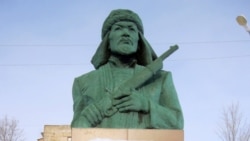 Памятник Кейки-батыру, одному из лидеров восстания в Тургайском крае в 1916 году. Аркалык, 31 декабря 2012 г.