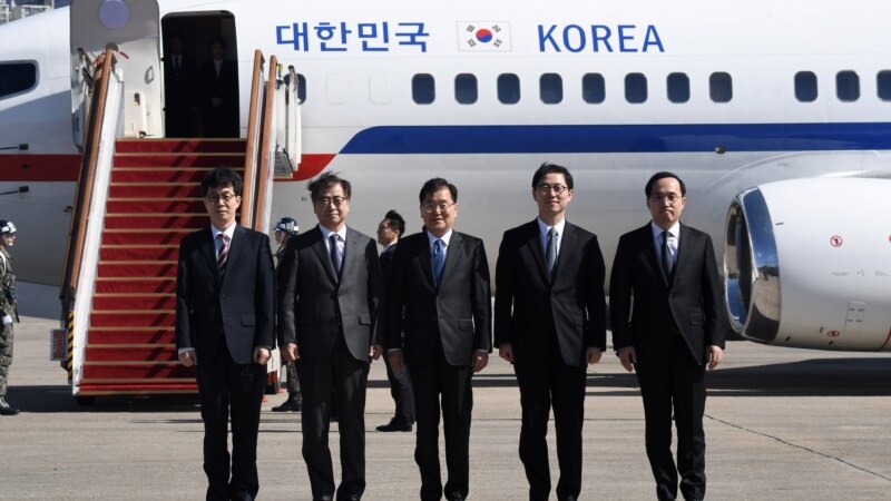 სამხრეთ კორეელი მაღალჩინოსნები შეხვდნენ ჩრდილოეთ კორეის ლიდერს
