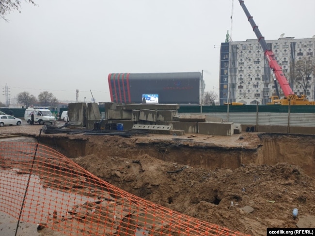 Обвал грунта на строящемся участке Юнусабадской линии Ташкентского метрополитена. Декабрь, 2019 года.