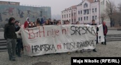 Protestna šetnja mladih u Tuzli na Dan državnosti, 25. novembar 2011.