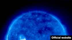 Солнце 25 июля 2006 года. Снимок сделан орбитальной солнечной обсерваторией SOHO http://sohowww.nascom.nasa.gov/