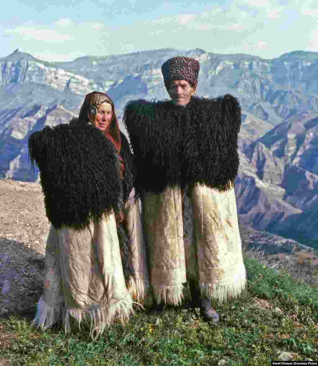 Алихма и Патимат. Село Гур, 1991 год.